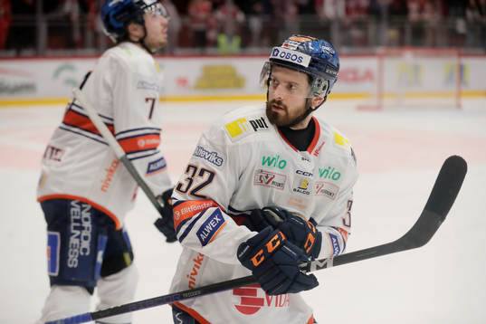 Växjös Lukas Bengtsson jublar