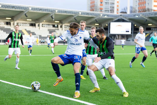 Norrköpings Christoffer Nyman och GAIS Egzon Binaku