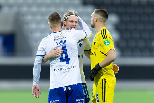 Norrköpings Marco Lund Nielsen jublar ihop med Daniel