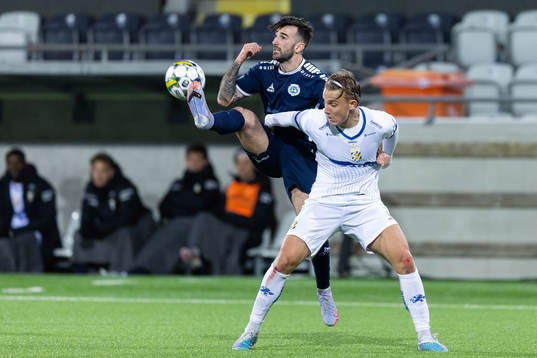 Utsiktens Allan Mohideen och IFK Göteborgs Linus Carlstrand