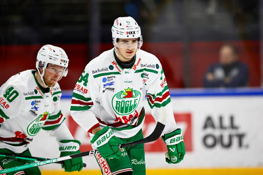 Rögles William Wallinder jublar