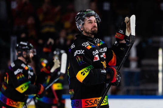 Luleås Niklas Olausson jublar