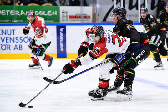 Örebros Jani Lajunen och HV71s Joonas Nättinen