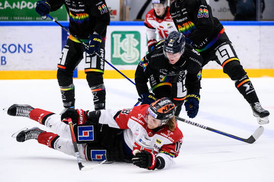 Örebros Rodrigo Abols och HV71s Emil Andrae