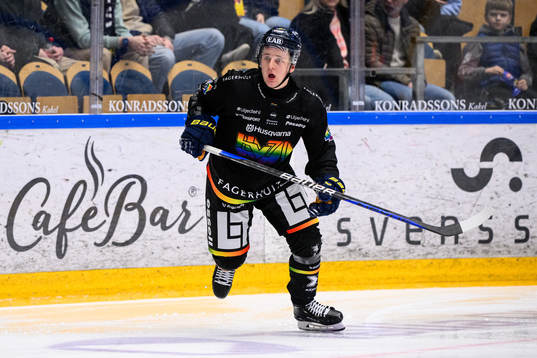 HV71s Emil Andrae
