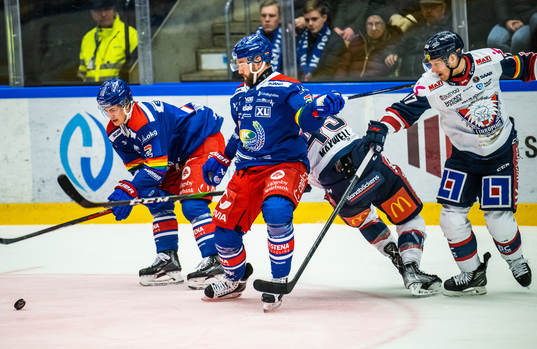 Oskarshamns Hugo Jonasson och Hynek Zohorna mot Linköpings