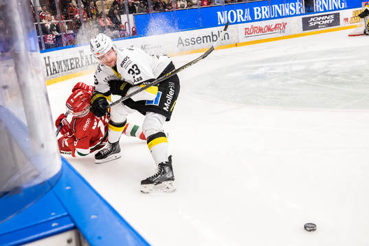 Moras Fabian Ilestedt och Västerås Oliver Bohm