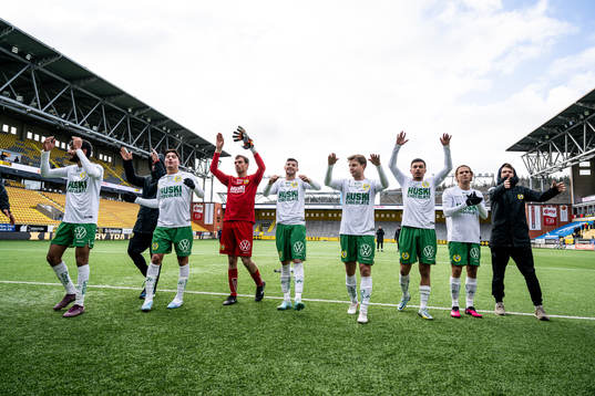 Hammarbys spelare jublar