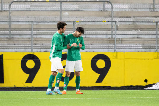 Jönköpings Södras Flamur Dzelili jublar med Filip