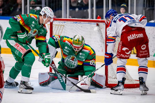 Rögles William Wallinder håller bort Oskarshamns Antti