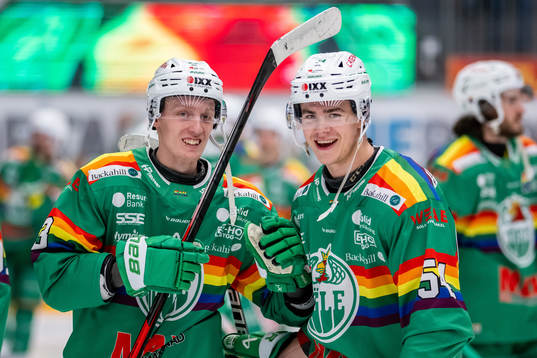 Rögles Oliver Tärnström  och William Wallinder jublar