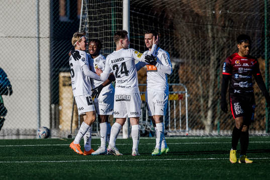 Häckens Ibrahim Sadiq har gjort 1-6 och jublar