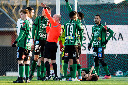 Varbergs Jon Birkfeldt har ont