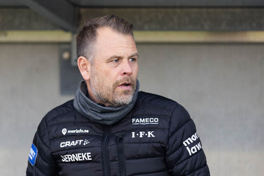 IFK Göteborgs tränare Mikael Stahre innan fotbollsmatchen