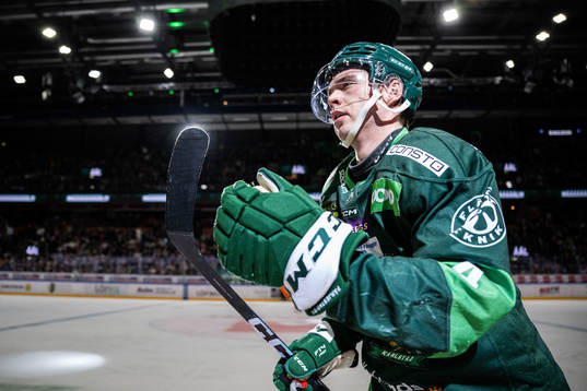 Färjestads Oscar Lawner jublar