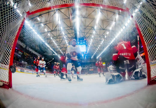 Växjös Joel Persson gör 0-2 på Örebros målvakt Jhonas