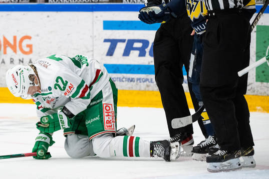 Rögles Samuel Jonsson har ont