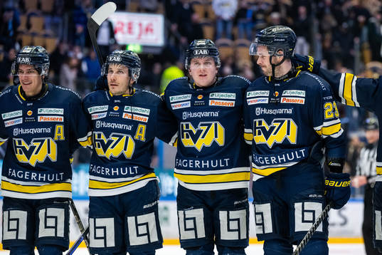 HV71s André Petersson, Andy Miele, Emil Andrae och