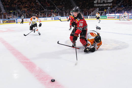 Luleås Olli Nikupeteri och Brynäs Dmytro Timashov