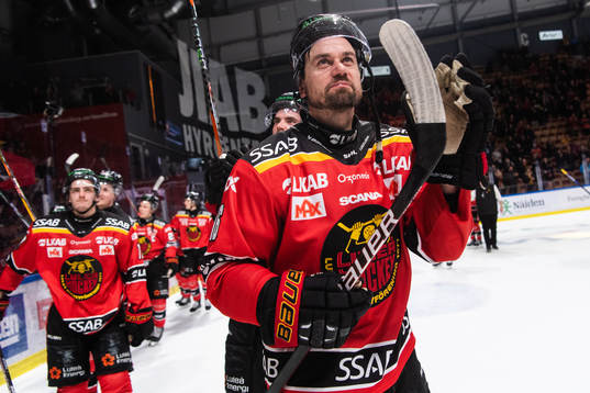 Luleås Niklas Olausson jublar