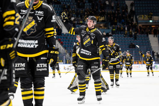 AIKs Filip Windlert jublar