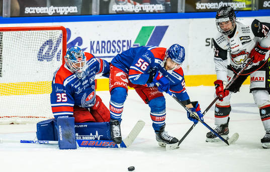 Oskarshamns målvakt Joe Cannata och Robin Norell mot