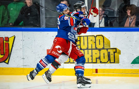 Oskarshamns Cameron Brace och Malmö Redhawks Pathrik