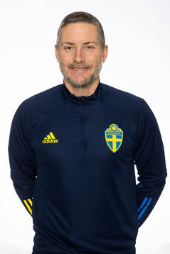 Axel Kjäll poserar för ett porträtt