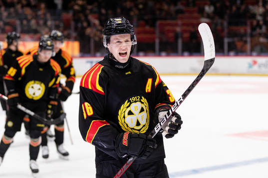 Brynäs Linus Ölund jublar