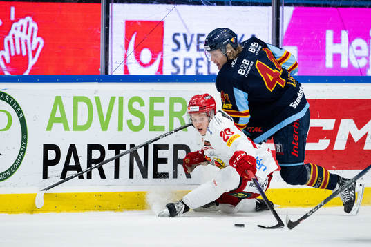 Almtunas Mikkel Oby Olsen och Djurgårdens Olle Liss