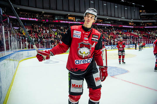 Malmö Redhawks Oliver Lauridsen jublar med lagkamraterna