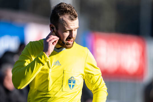 Assisterande domare Ajdin Mlivic