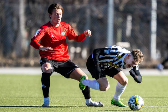 Örebros Daniel Hultqvist och Landskronas Lukas Sunesson