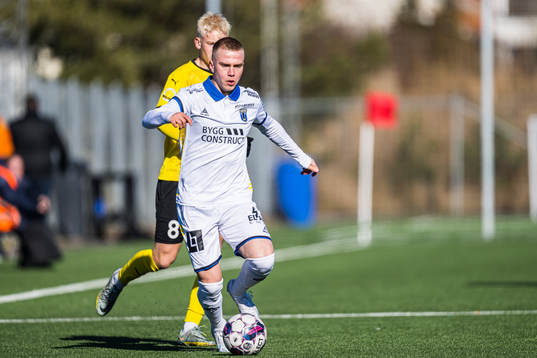 Sirius Oli Valur Omarsson och Mjällbys Otto Rosengren