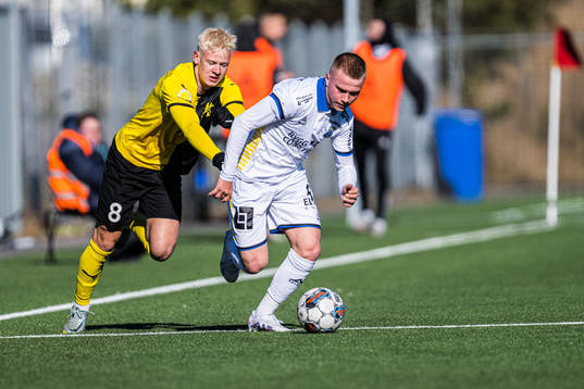 Sirius Oli Valur Omarsson och Mjällbys Otto Rosengren