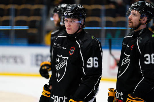 Skellefteås Rickard Hugg i Arvidsjaurs matchtröja