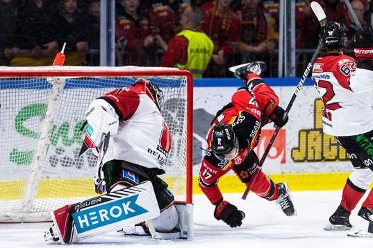 Örebros målvakt Jhonas Enroth och Luleås Isac