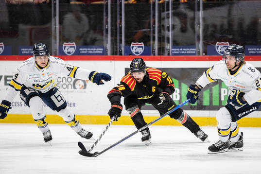 HV71s Emil Andrae och Mattias Tedenby mot Brynäs Anton