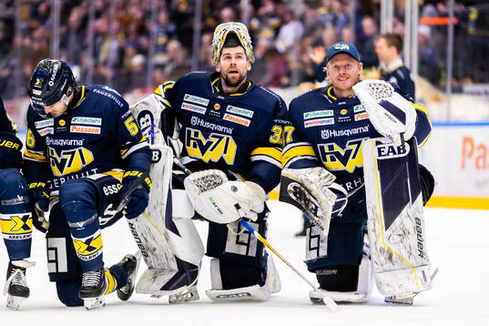 HV71s målvakt Joni Ortio och målvakt Jonas Gunnarsson