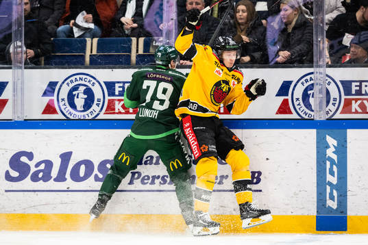 Färjestads Patrik Lundh och Luleås Carl Mattsson