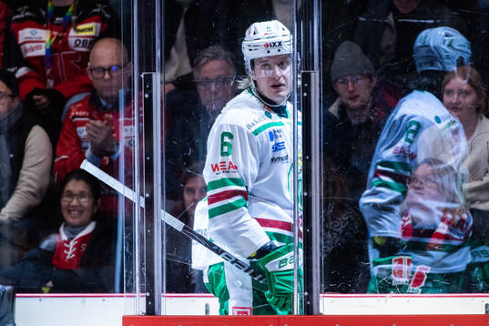 Rögles Tony Sund i utvisningsbåset