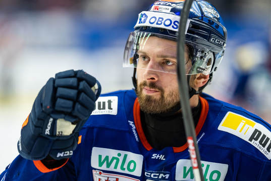 Växjös Lukas Bengtsson jublar