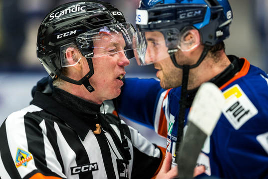 Domare Pehr Claesson tackas