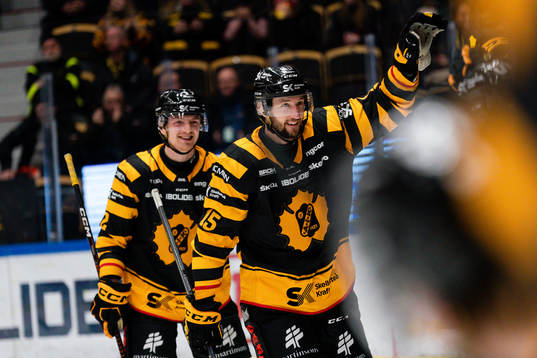 Skellefteås Melker Karlsson jublar