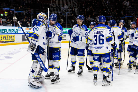 of Lech Poznan Jonas Ahnelöv och målvakt Mantas Armalis