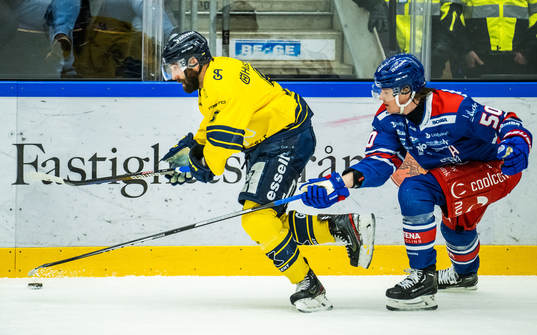 HV71s Taylor Matson och Oskarshamns Juuso Riikola