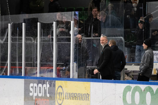 Kristianstads tränare Mikael Gath jublar