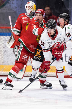 Vita Hästens Filip Lennström och Moras Robin Johansson