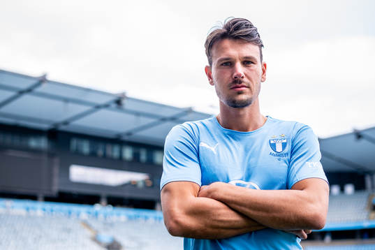 Malmö FF presenterar Stefano Vecchia som ny spelare
