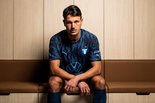 Malmö FF presenterar Stefano Vecchia som ny spelare